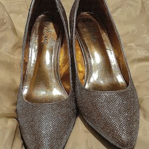 Bellini Women's Gold Metallic Pumps Size 12